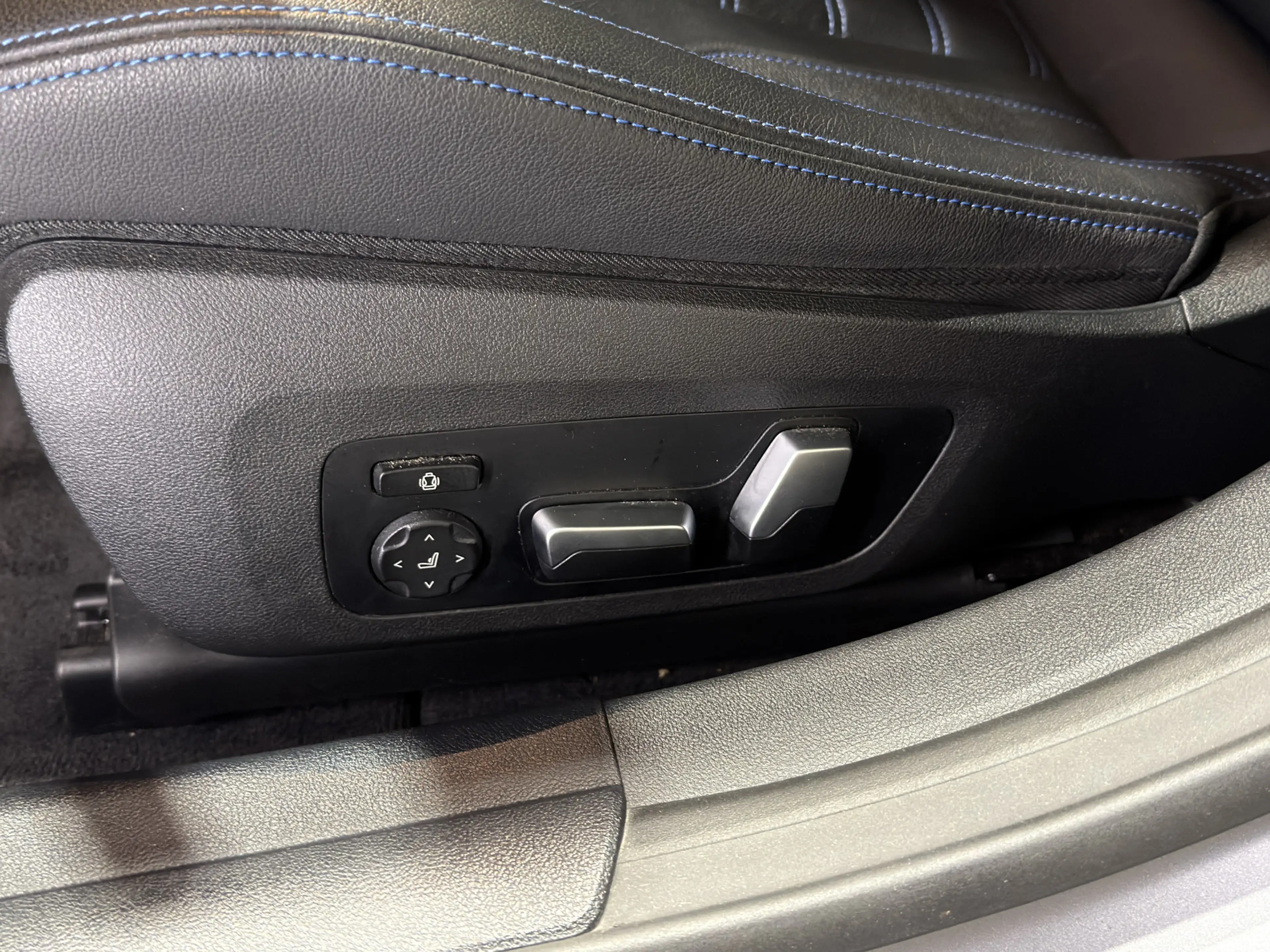 BMW i4 M50 84 kWh M Sport Pro | SOH 97,6% | el. Schuif/ka — photo 18