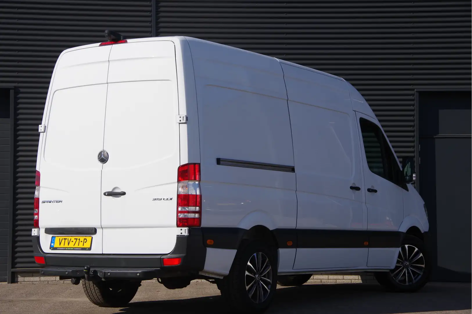 Mercedes-Benz Sprinter 319 3.0 CDI V6 AUT. XENON, TREKHAAK, CAMERA, NAVI, Wit - 2