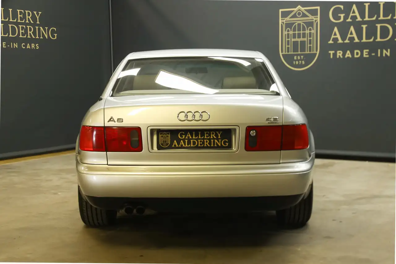 Audi A8 4.2 Quattro "Documented from day one" Crystal Silv, foto 5