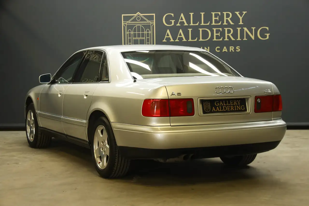 Audi A8 4.2 Quattro "Documented from day one" Crystal Silv, foto 2