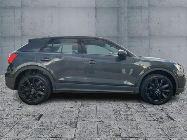 Audi Q2 view 8