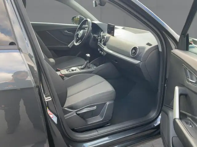 Audi Q2 view 12