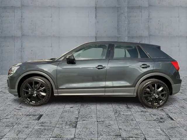 Audi Q2 view 4