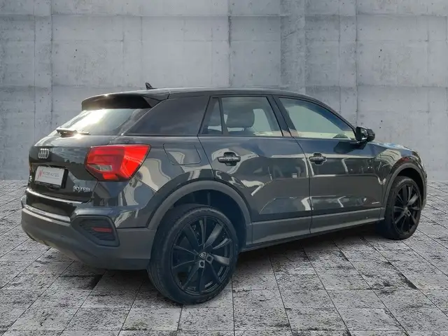 Audi Q2 view 7