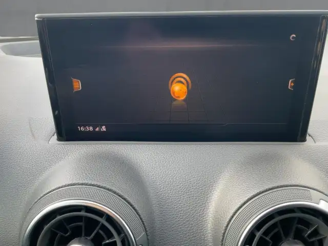 Audi Q2 view 6