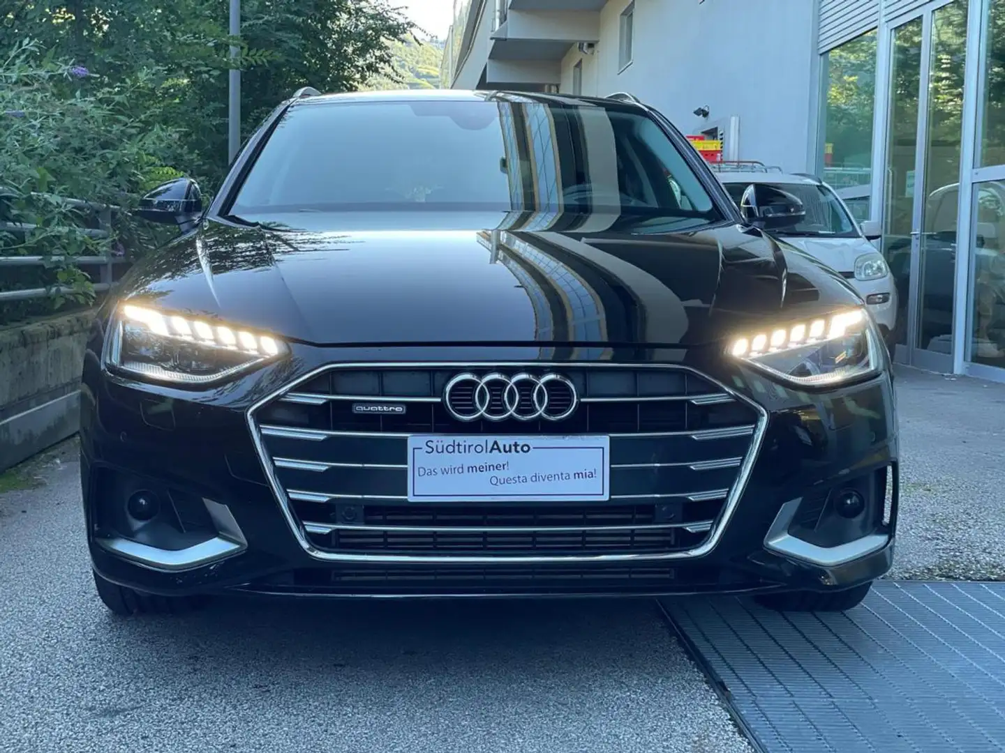 Audi A4 Avant 45 TFSI quattro S tronic S line Zwart - 2