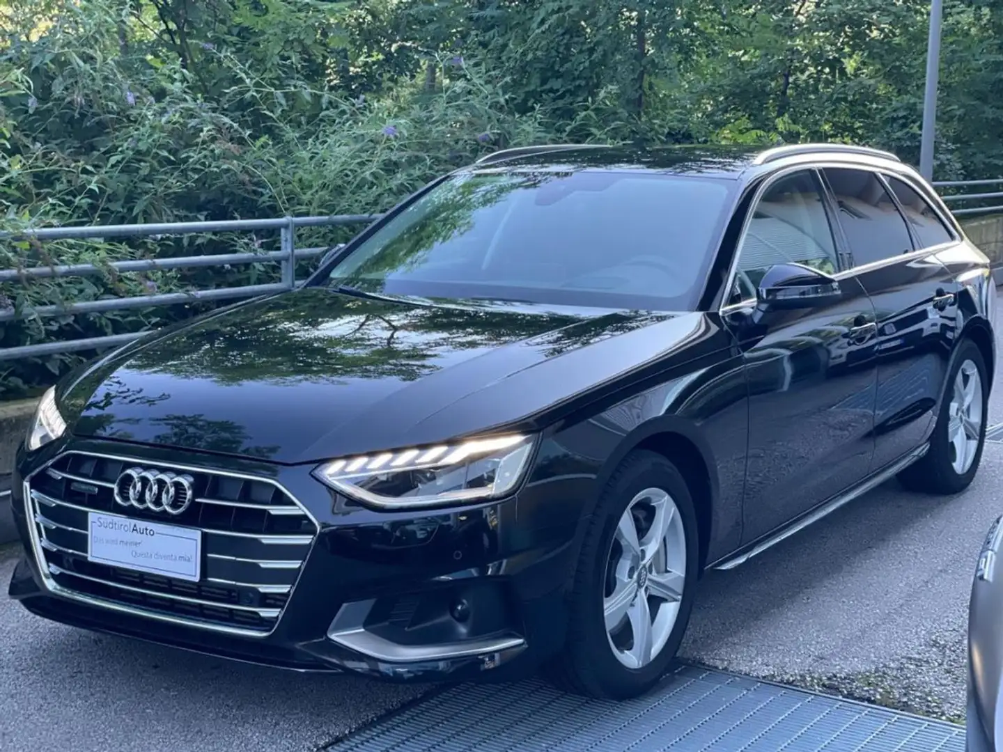Audi A4 Avant 45 TFSI quattro S tronic S line Zwart - 1