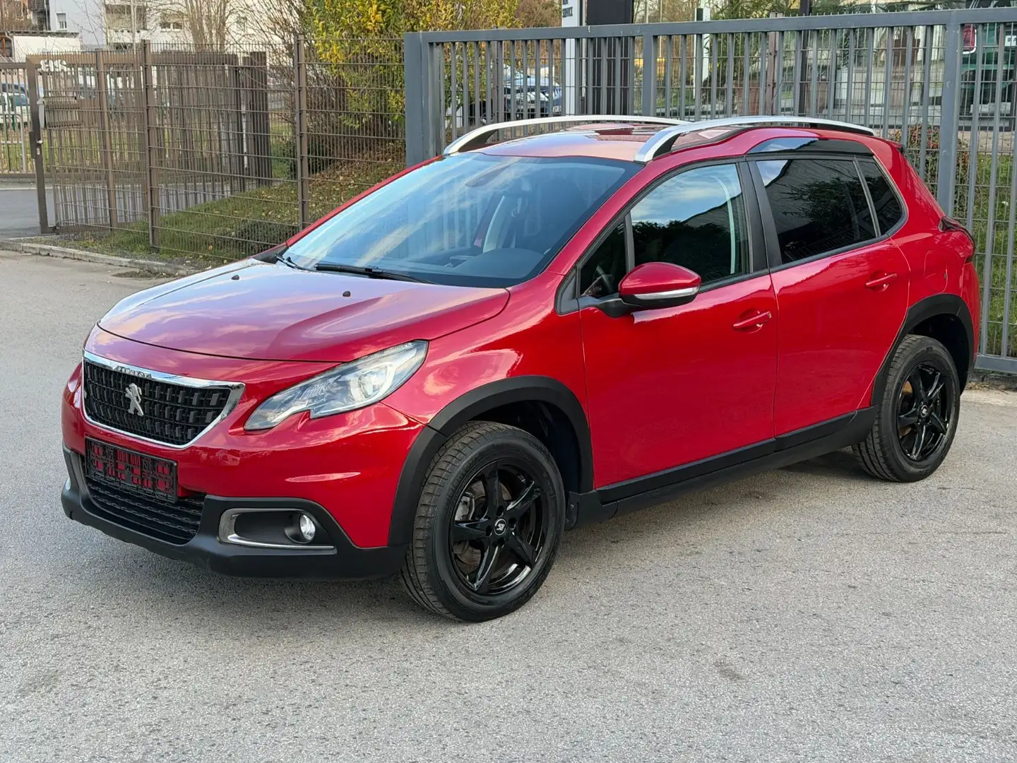 Peugeot 2008 Signature Automatik 2.Hand Rot - 1