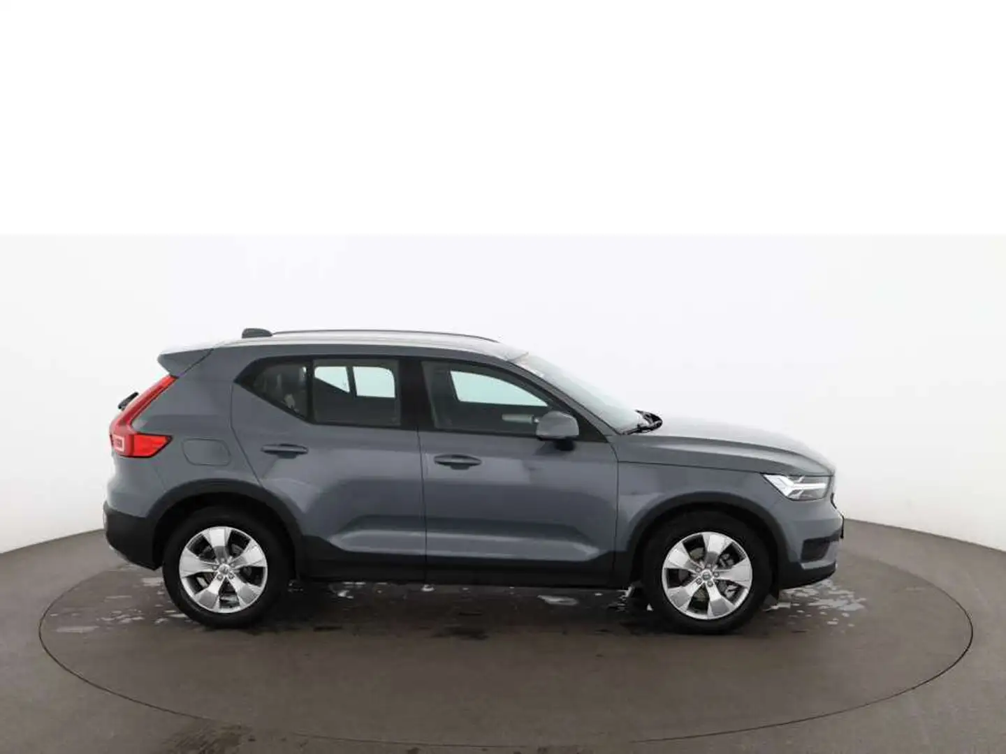 Volvo XC40 D3 Momentum Pro Aut LED NAVI LEDER R-KAMERA Gris - 2