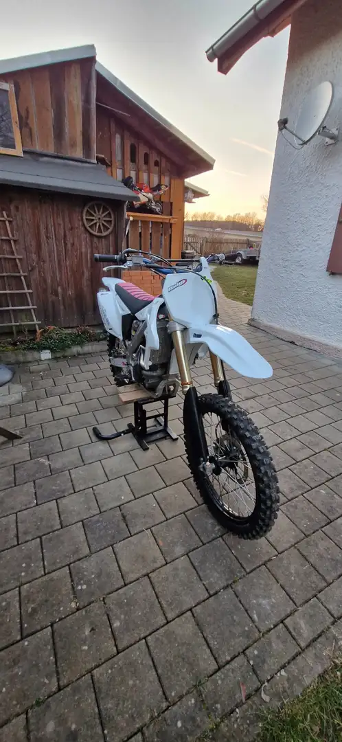 Suzuki RMZ 250 Suzuki RM-Z 250 Alb - 1