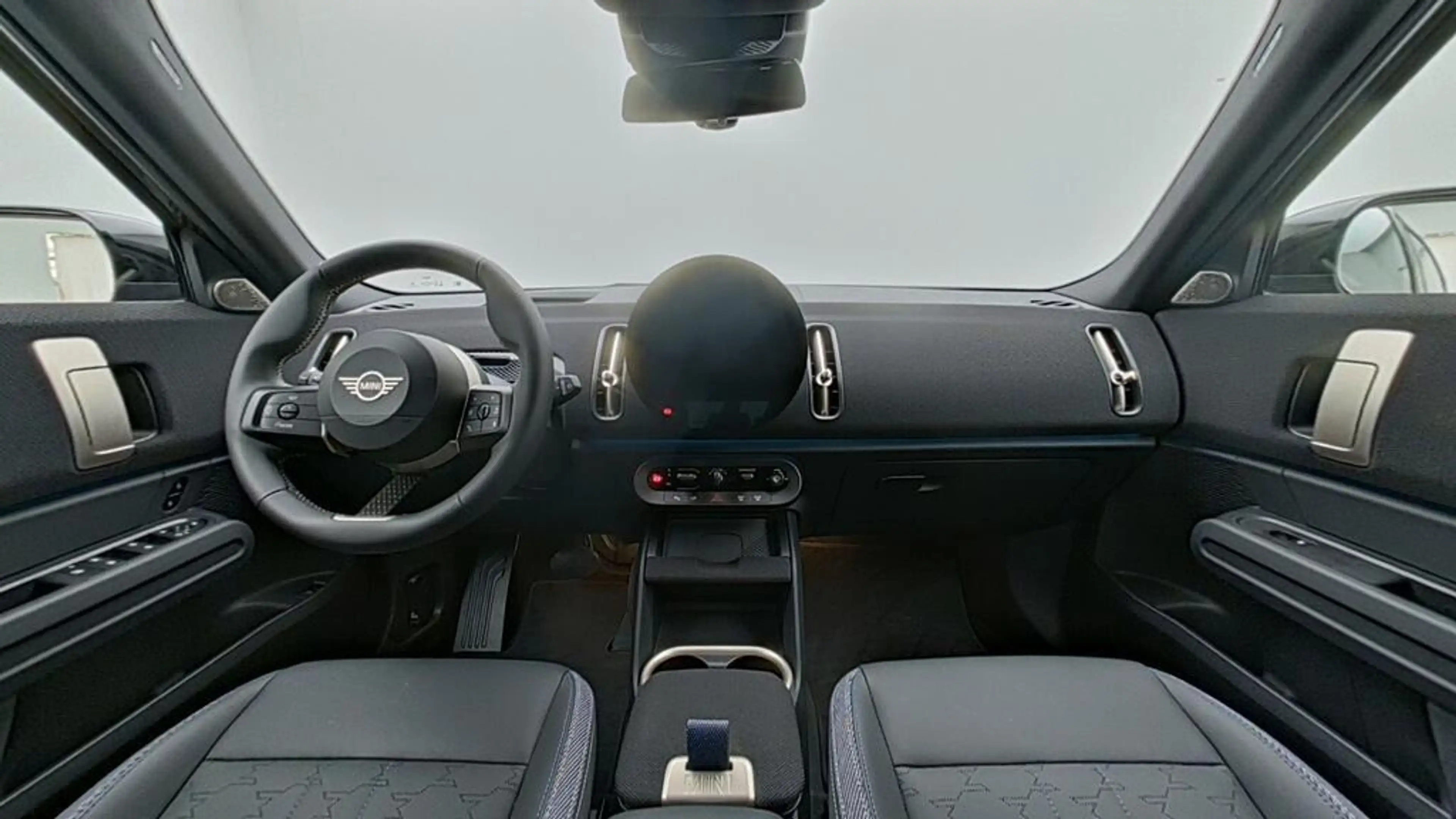MINI Countryman C Classic Trim — photo 12