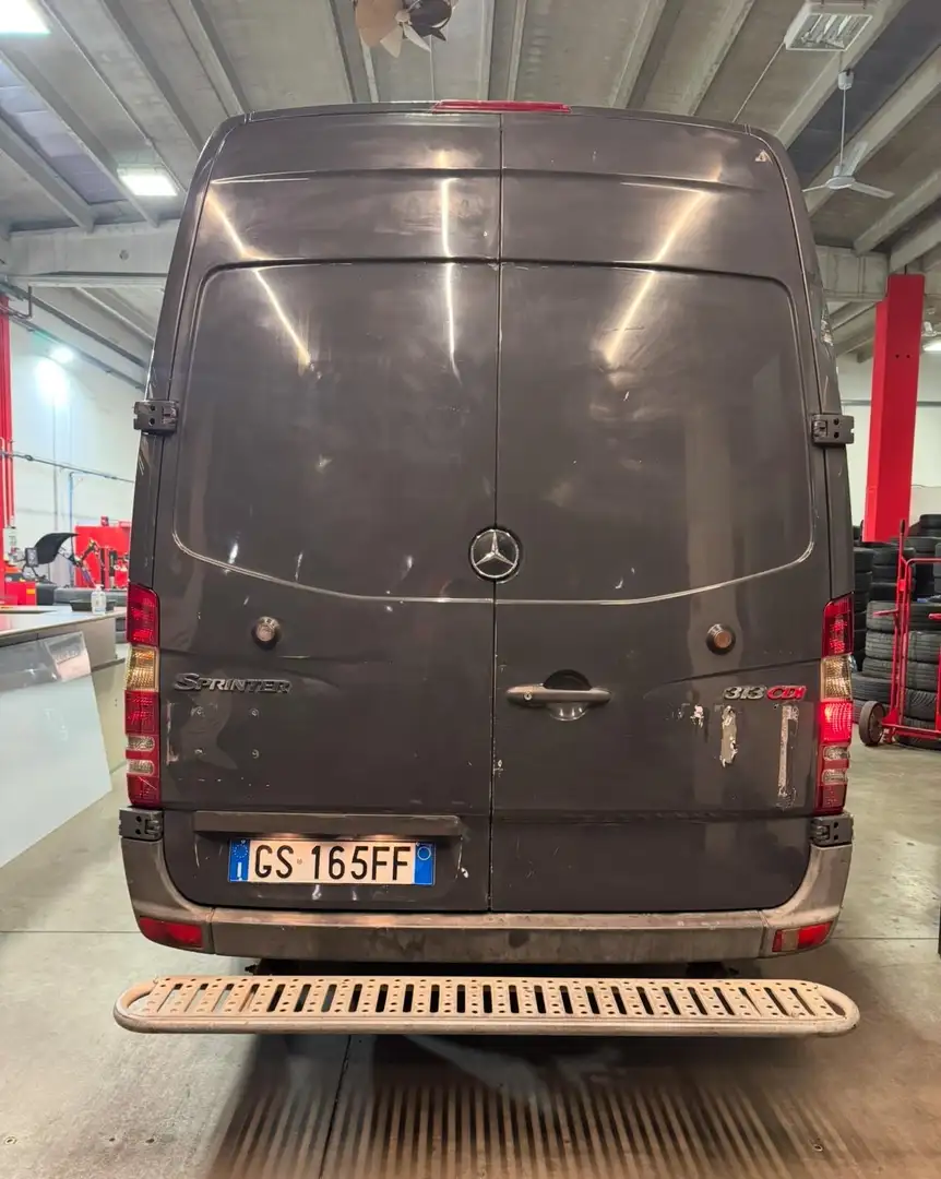 Mercedes-Benz Sprinter - 2