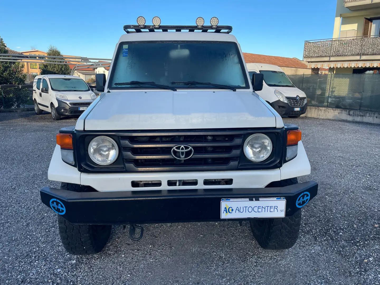 Toyota Land Cruiser Toyota HZJ 78 White - 2