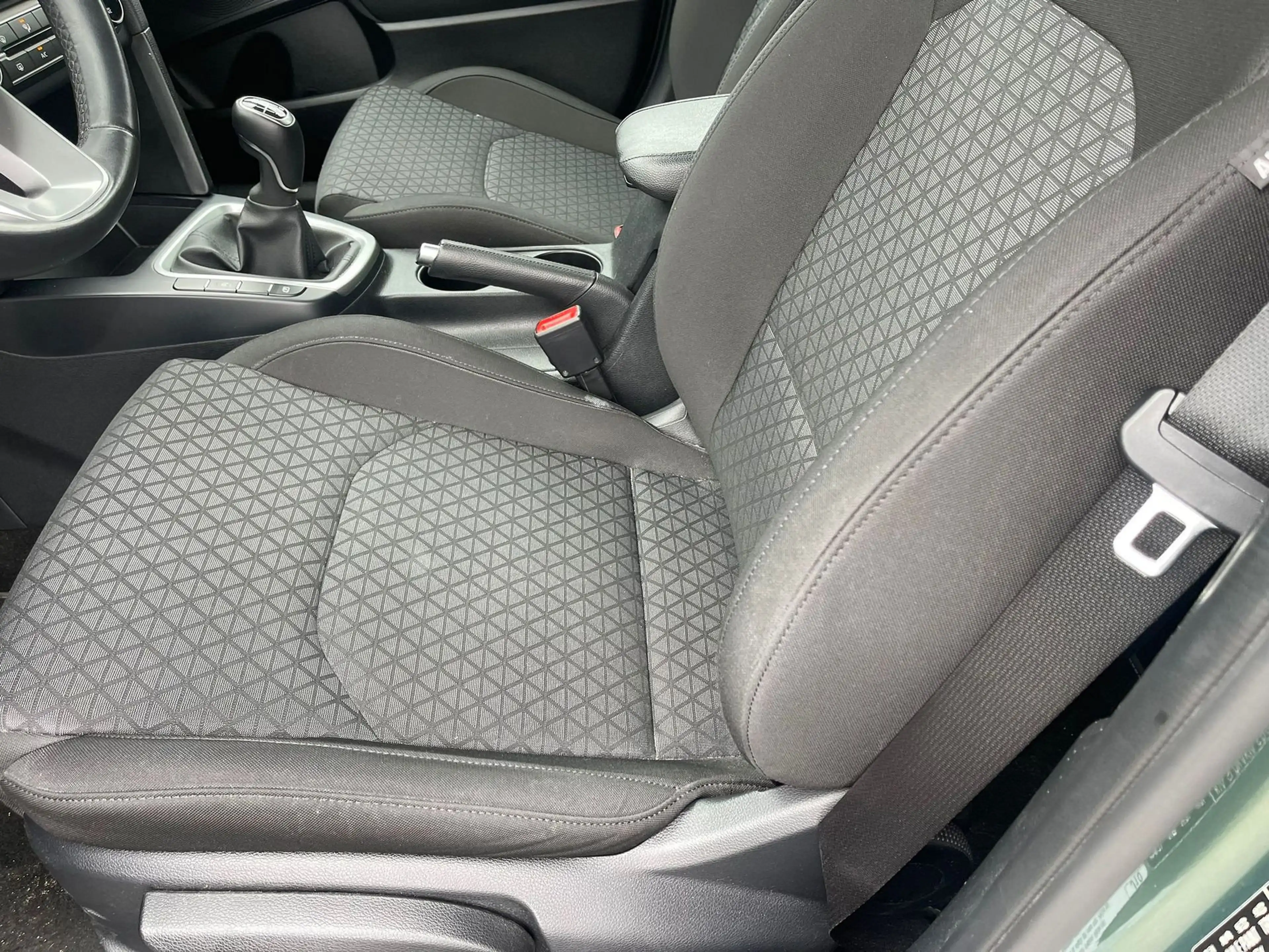 Kia Ceed / cee'd 1..0 Pure — photo 9