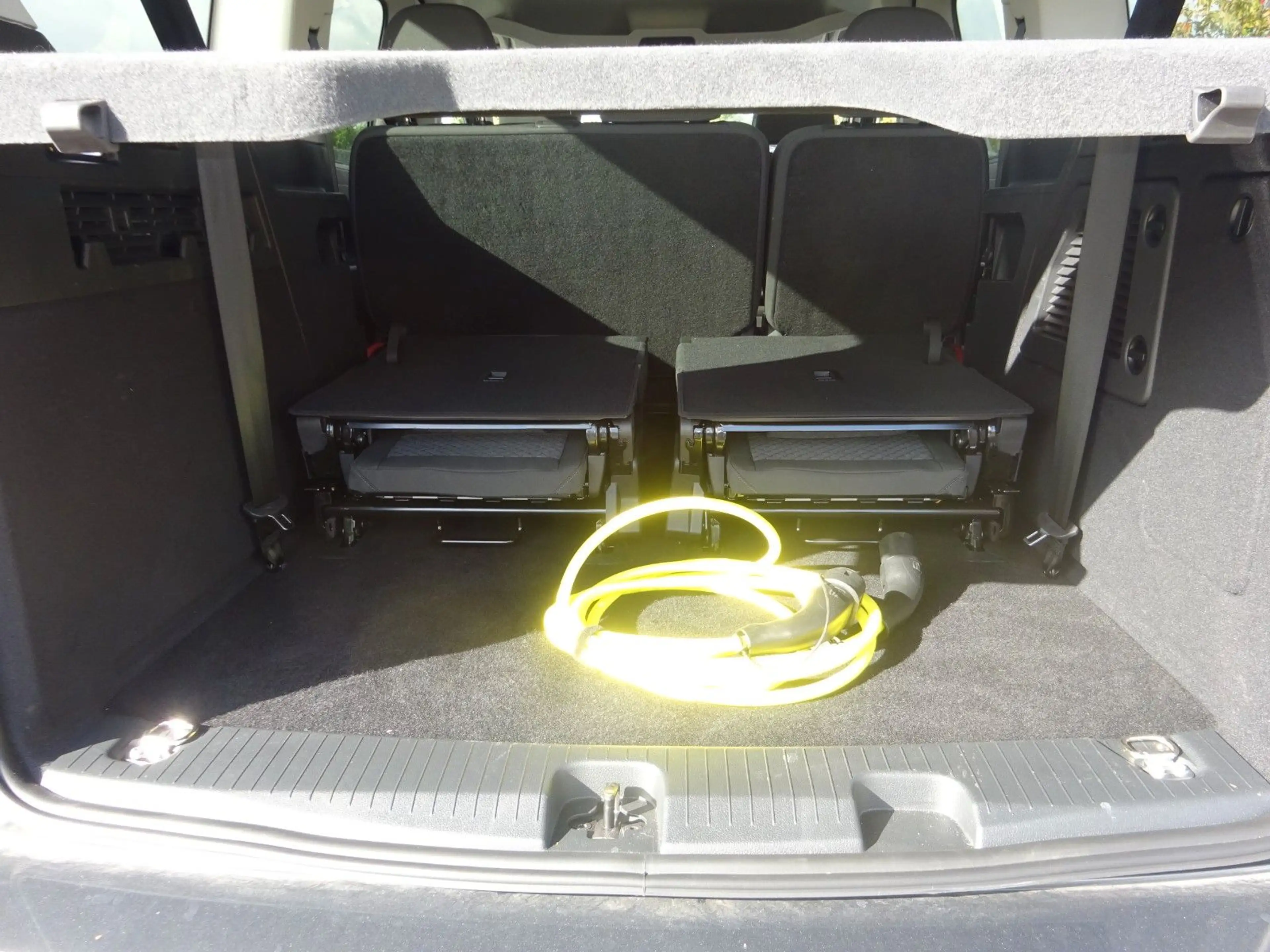Ford Grand Tourneo Connect PHEV Titanium 7-Sitze — photo 7