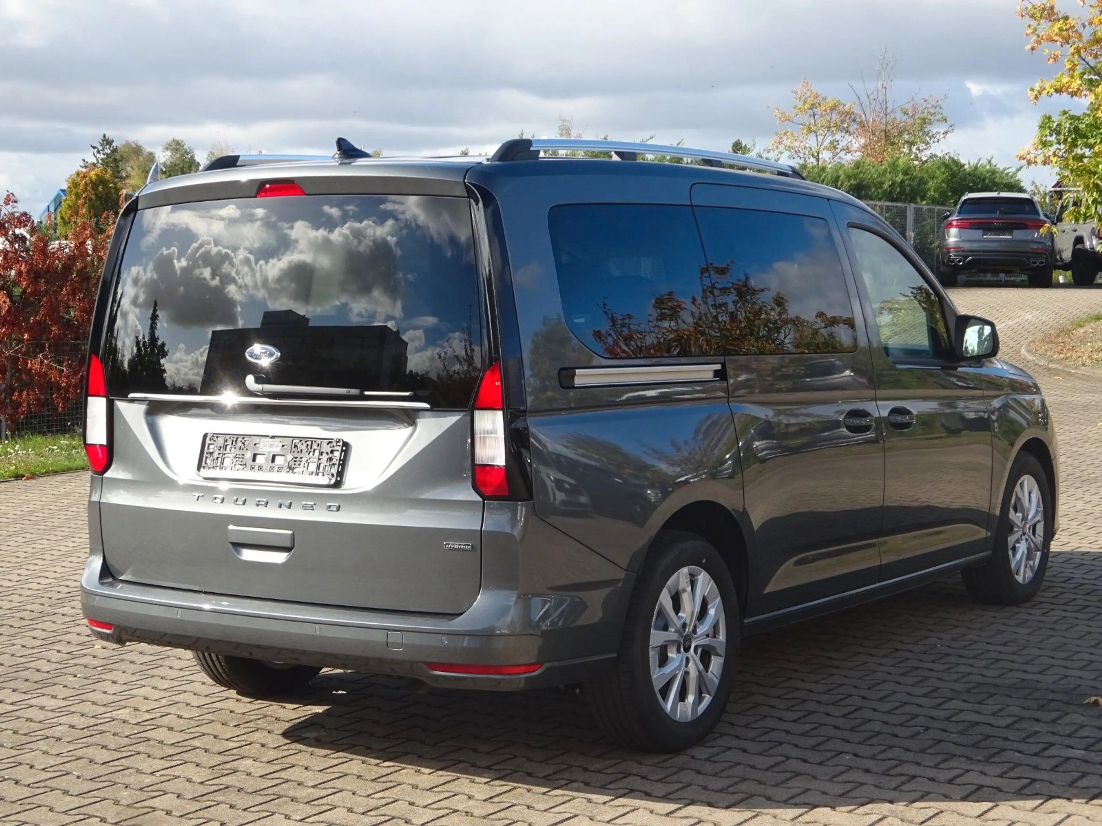 Ford Grand Tourneo Connect PHEV Titanium 7-Sitze — photo 10