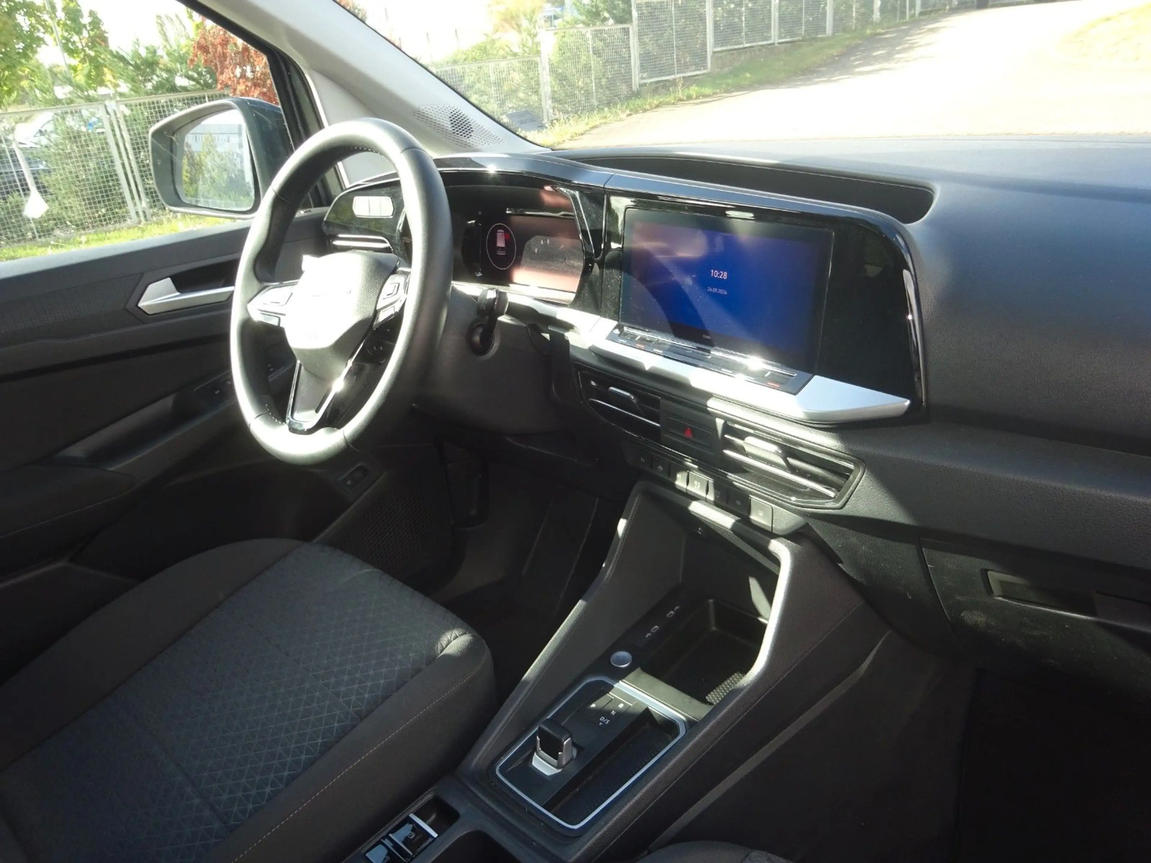 Ford Grand Tourneo Connect PHEV Titanium 7-Sitze — photo 15