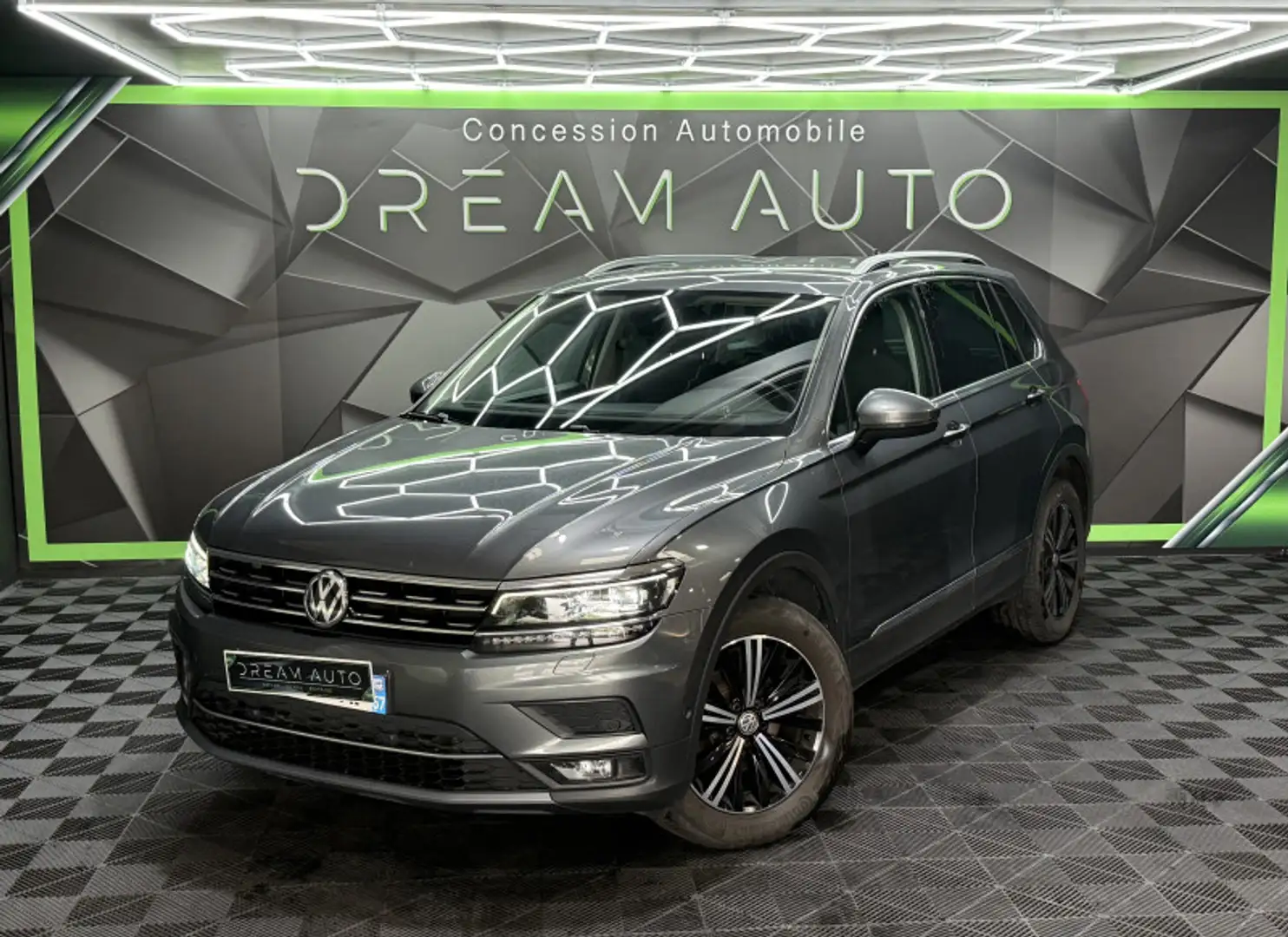 Volkswagen Tiguan 2.0 TDI 150CH CARAT EURO6D-T Grau - 1