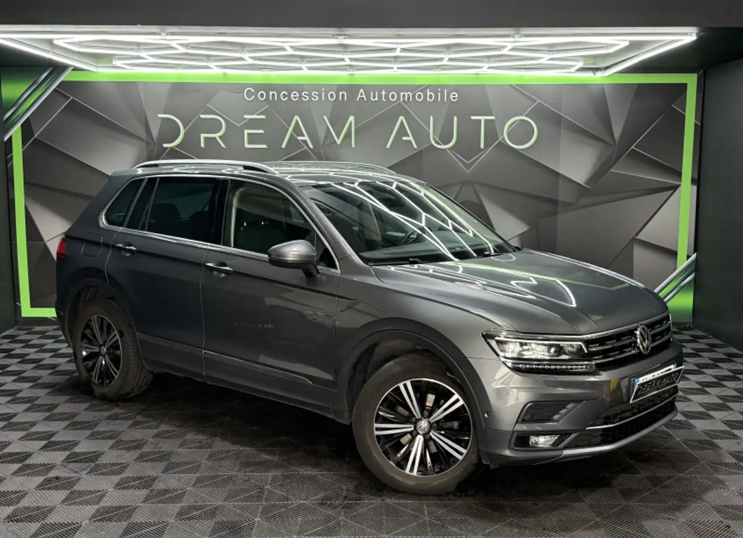 Volkswagen Tiguan 2.0 TDI 150CH CARAT EURO6D-T Grau - 2