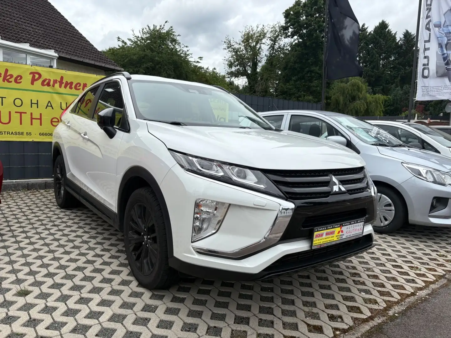 Mitsubishi Eclipse Cross Active+ 4WD Anhängerkupplung Blanco - 1