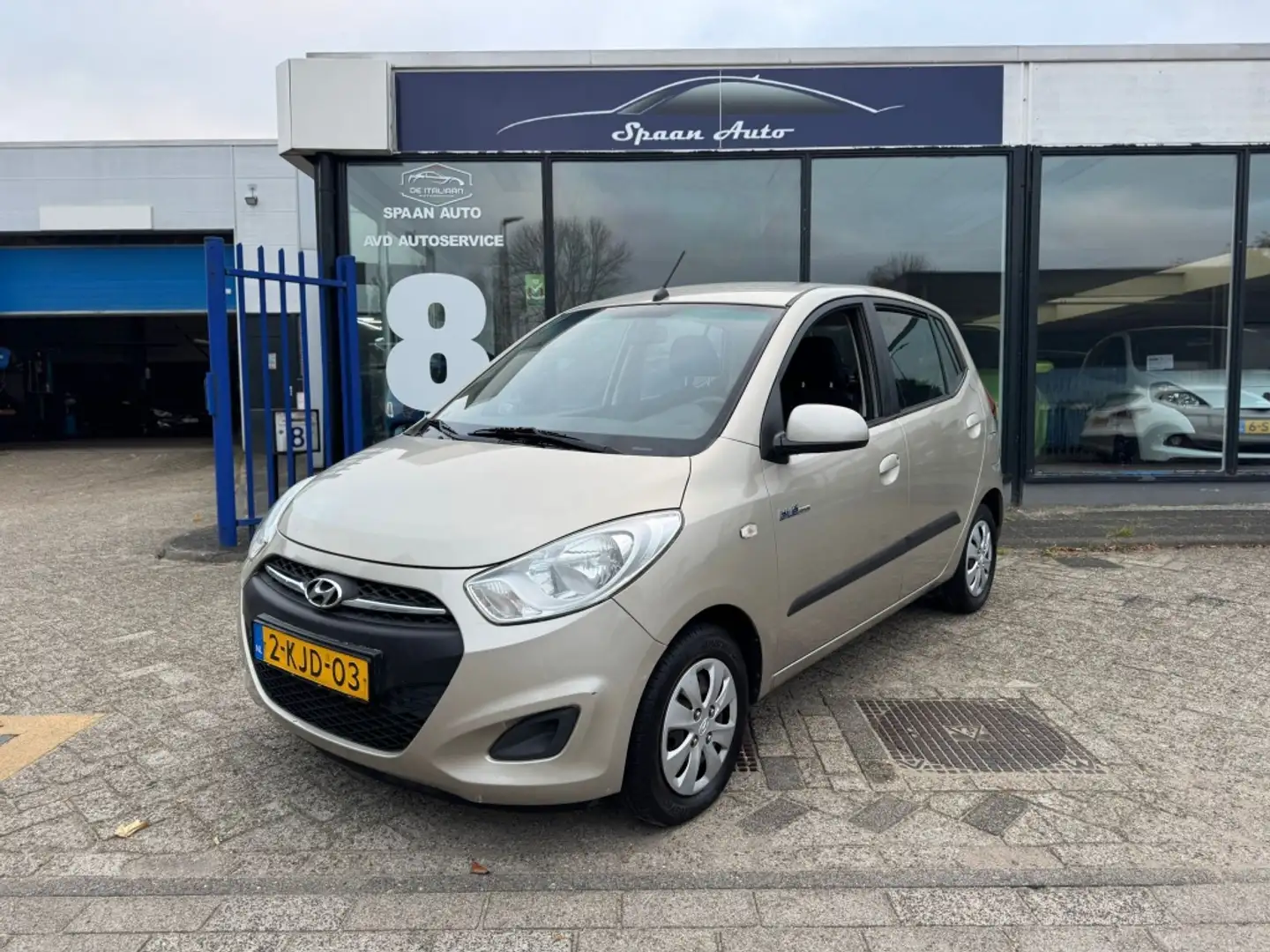 Hyundai i10 1.0 i-Drive | ELEC RAMEN | 5 DR | Beige - 1