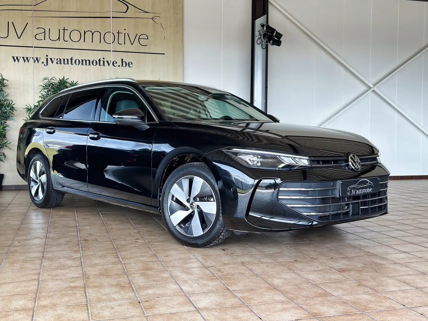 Volkswagen Passat Variant 1.5 eTSI * 360° CAMERA * MASSAGE ZETEL * Noir - 1