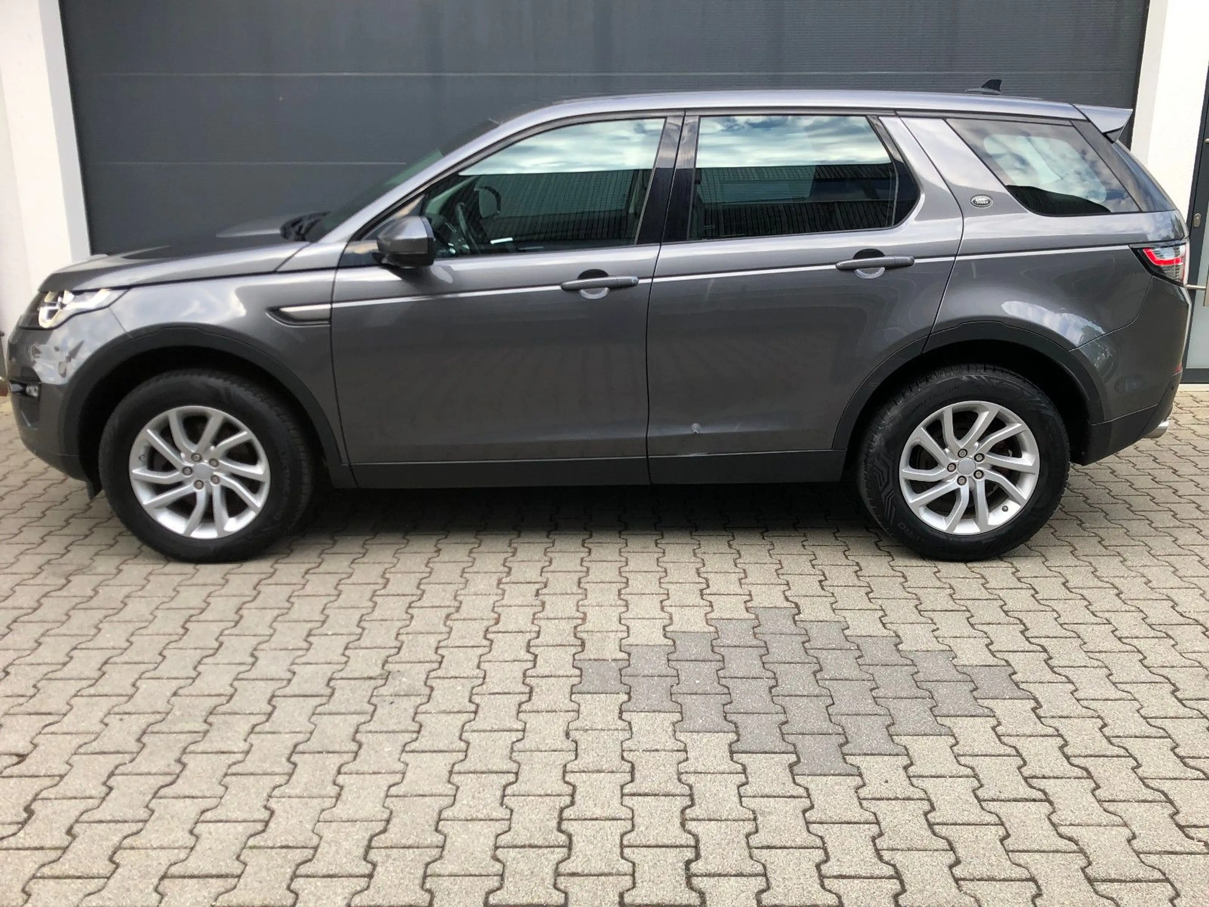 Land Rover Discovery Sport SE AWD Navi Leder Kamera BiXenon — photo 8