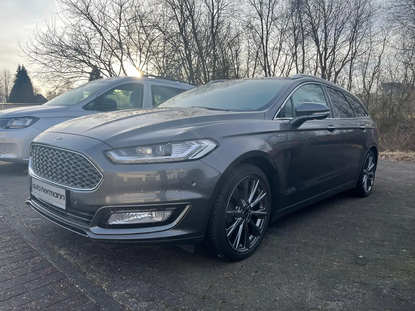 Ford Mondeo Turnier Diesel 2.0 TDCi Vignale Gris - 1