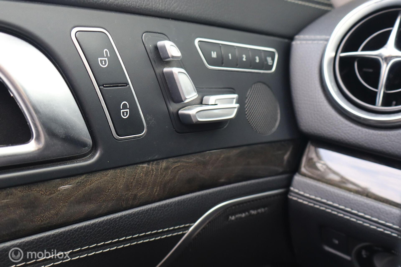 Mercedes-Benz SL 350 — photo 14