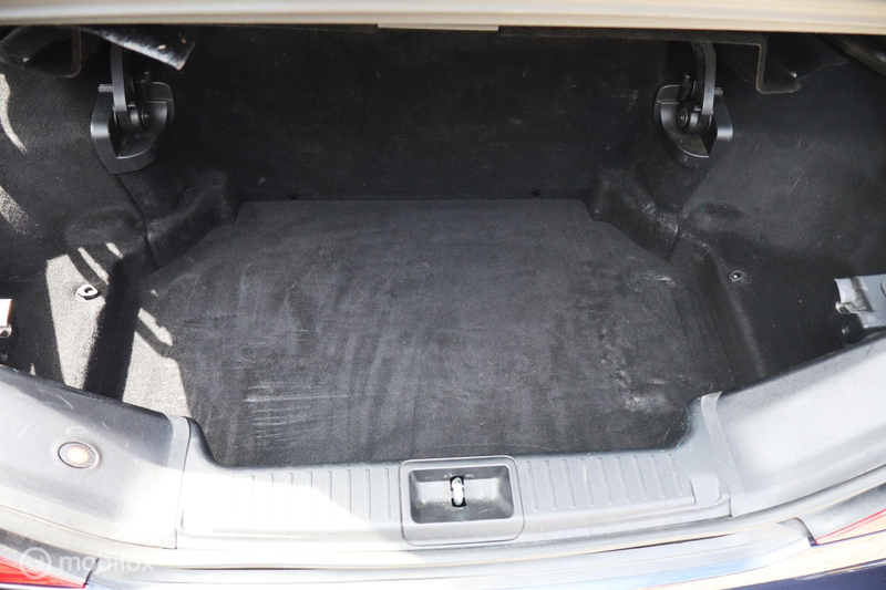 Mercedes-Benz SL 350 — photo 10
