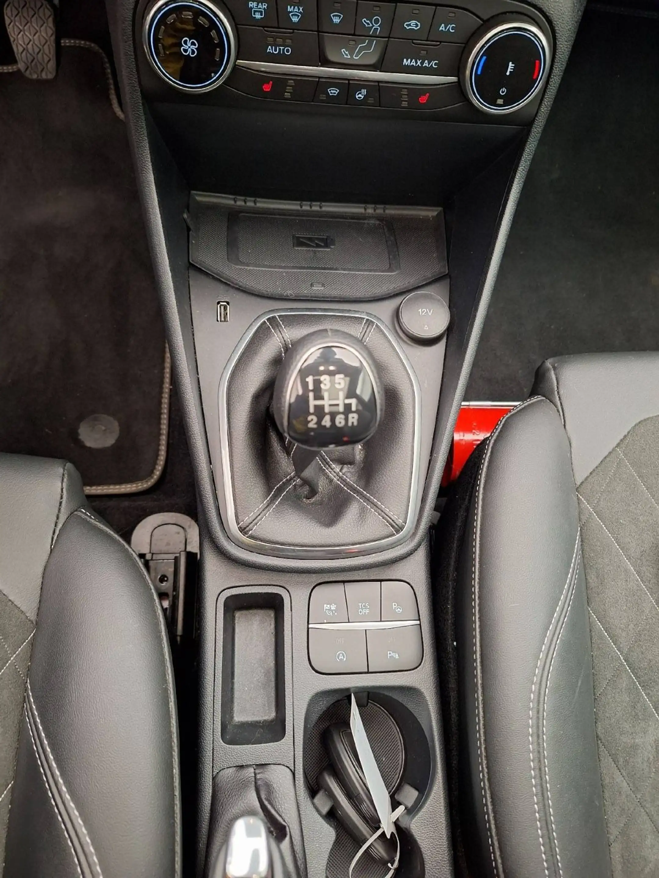Ford Fiesta Fiesta Vignale 1.0 Titanium * FULL OPTIONS * COCKPIT DIGITAL * TOIT OUVRANT ET PANORAMIQUE * ALCANTARA — photo 12