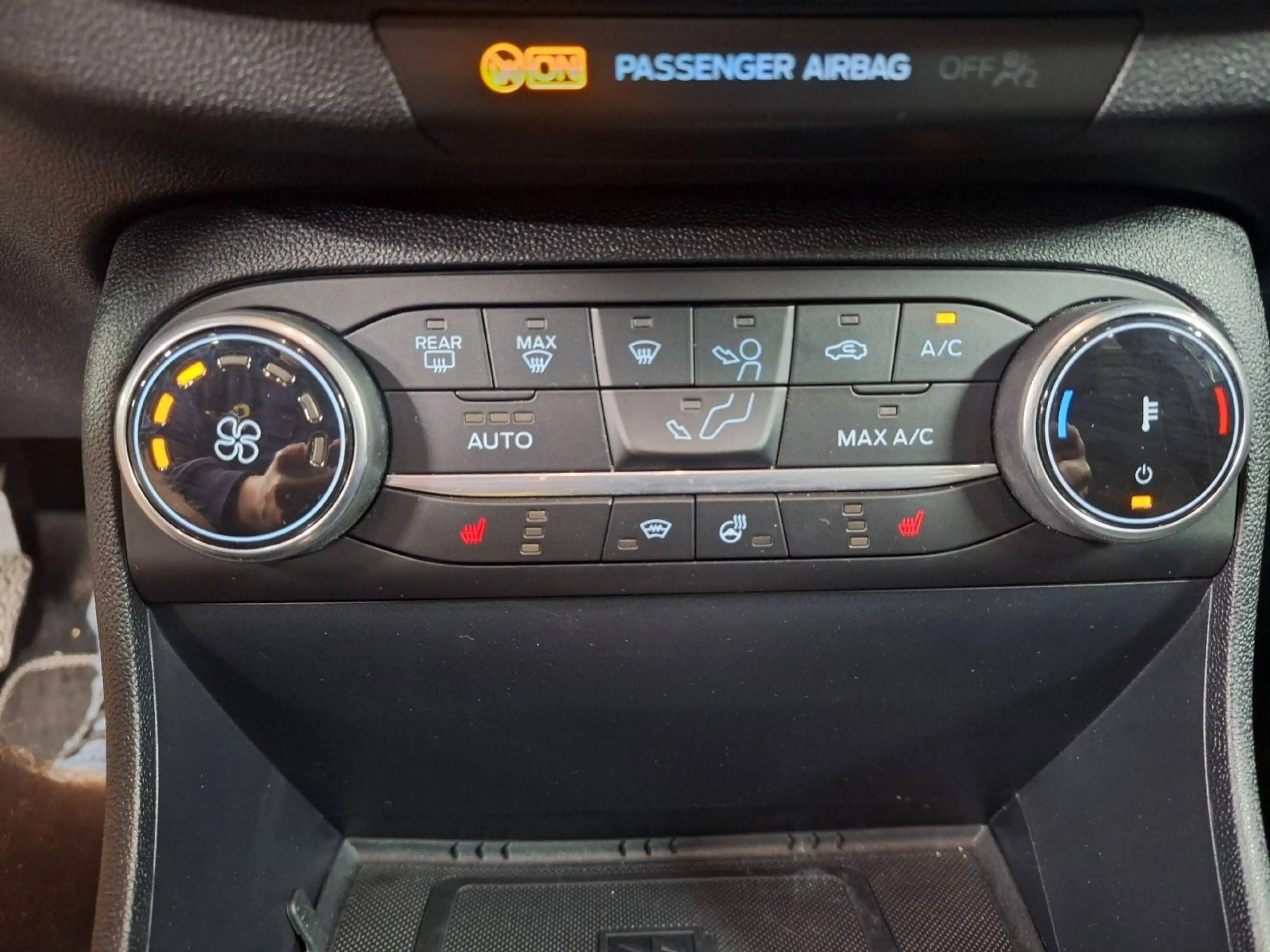 Ford Fiesta Fiesta Vignale 1.0 Titanium * FULL OPTIONS * COCKPIT DIGITAL * TOIT OUVRANT ET PANORAMIQUE * ALCANTARA — photo 9