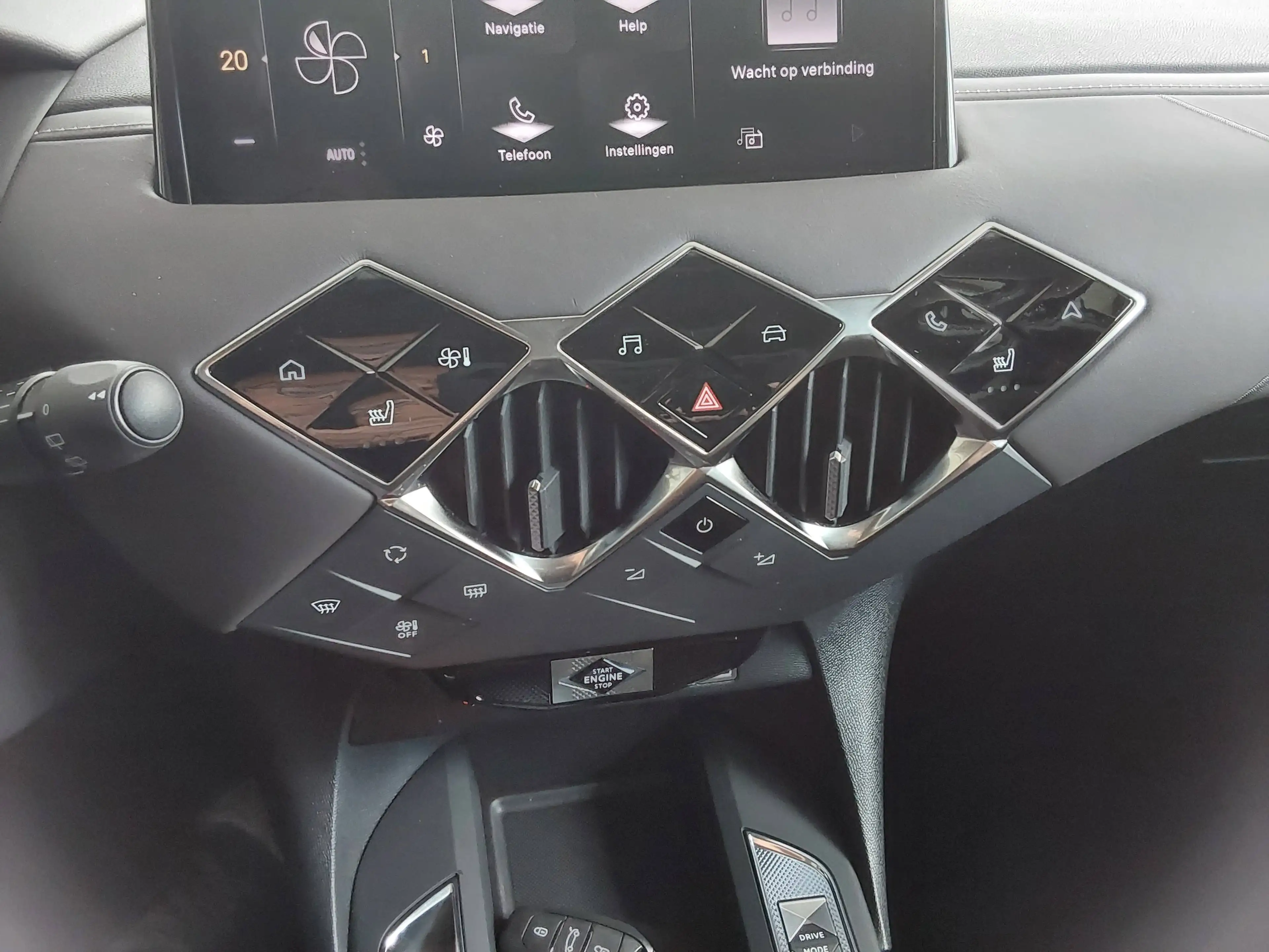 DS Automobiles DS 3 DS 3 1.2 PureTech Esprit De Voyage — photo 11