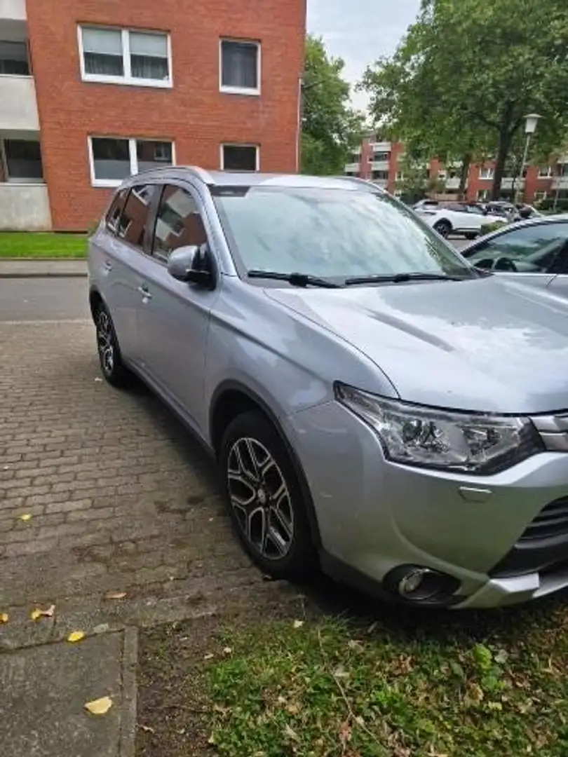 Mitsubishi Outlander Outlander Diesel 2.2 DI-D 4WD Automatik Intense Silber - 2