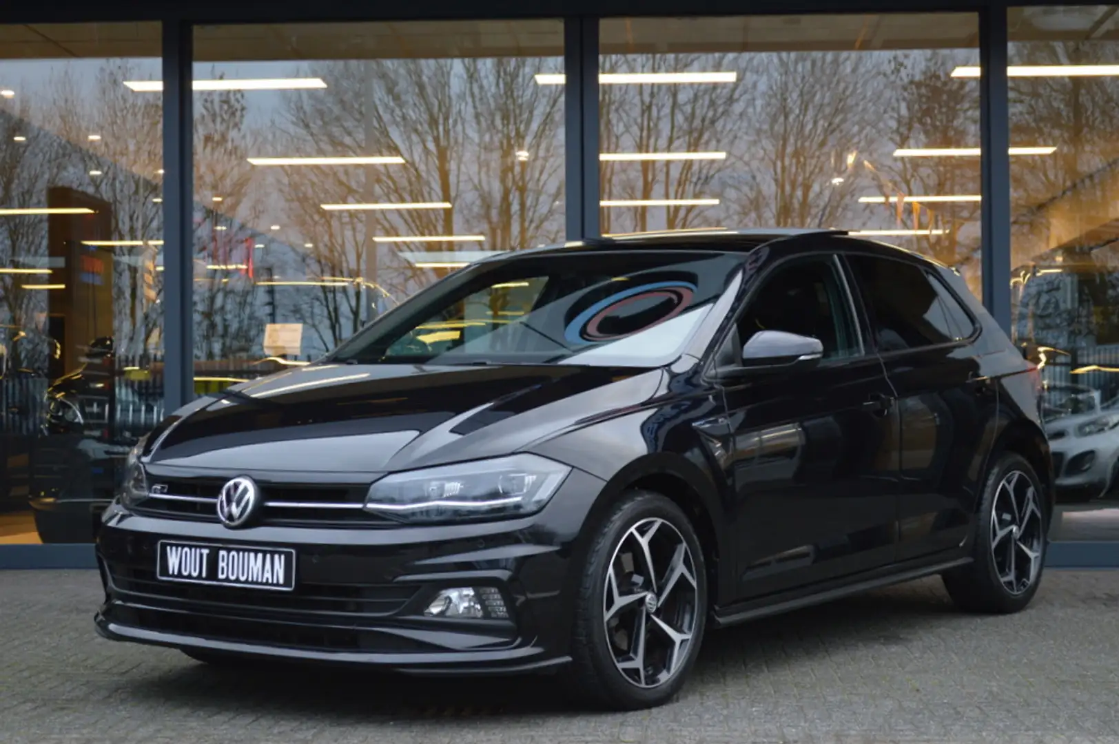 Volkswagen Polo 1.0 TSI R-Line 115 pk Led Panorama Virtual Acc Cam Zwart - 2