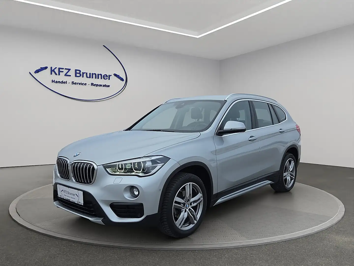 BMW X1 **LED,RFK,NAVI,LEDER** Silber - 1