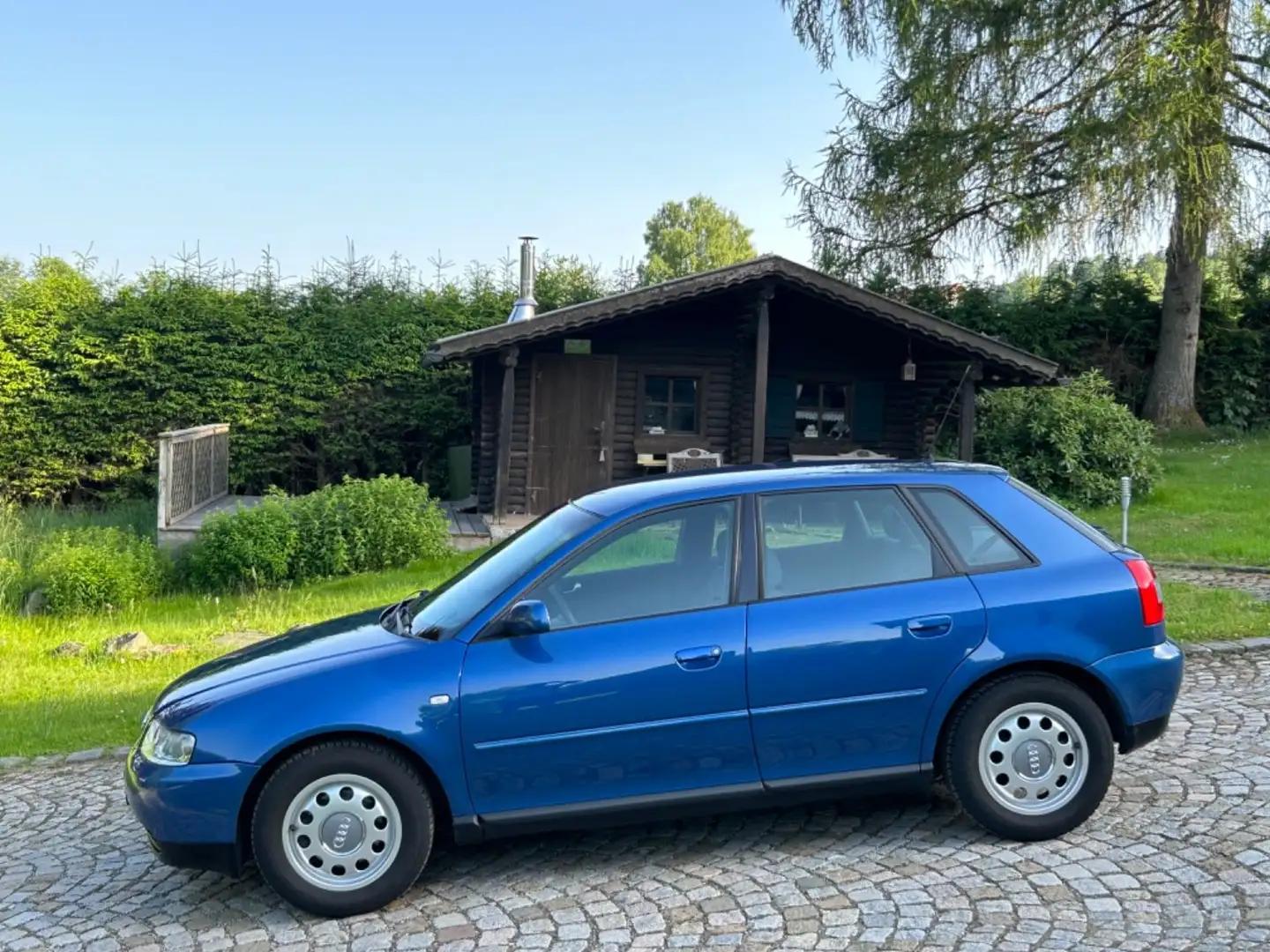 Audi A3 1.9TDI 74kW Attraction,2Hand,5Gang Blau - 2