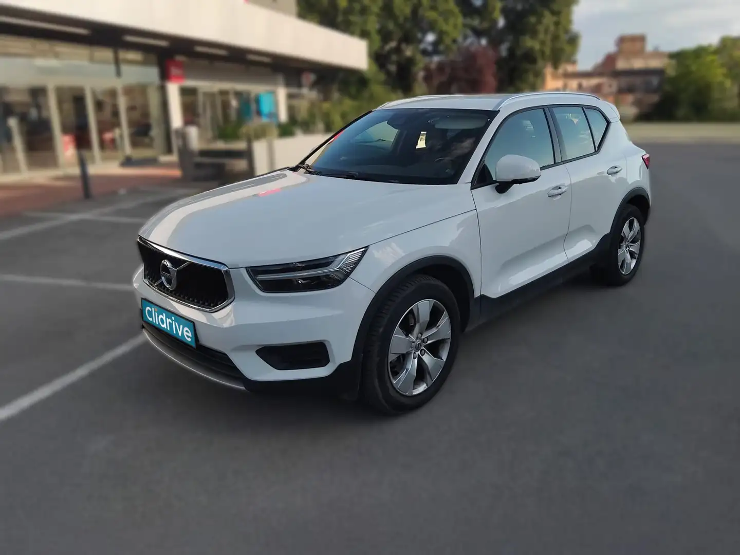 Volvo XC40 D4 Business Plus AWD Aut. Blanco - 2