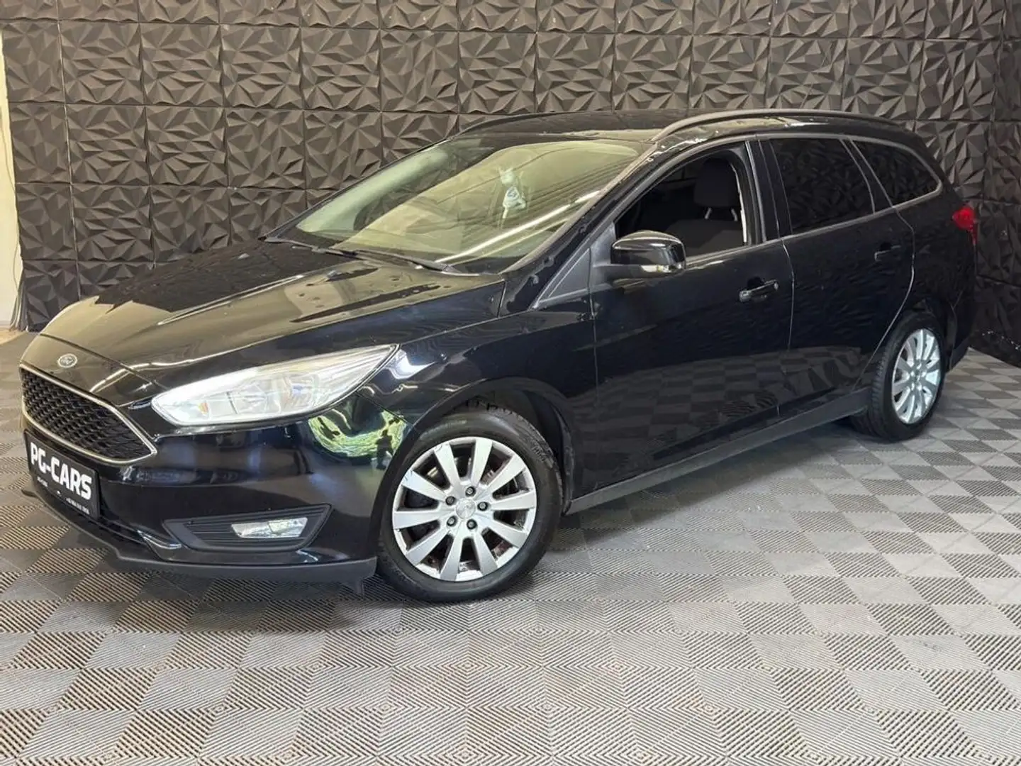 Ford Focus 1.5 TDCi Trend Schwarz - 2