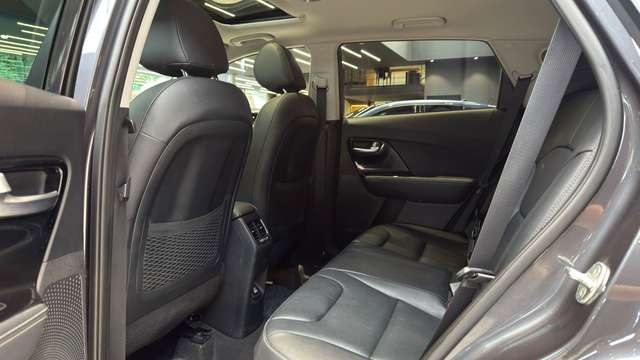 Kia Niro — photo 24