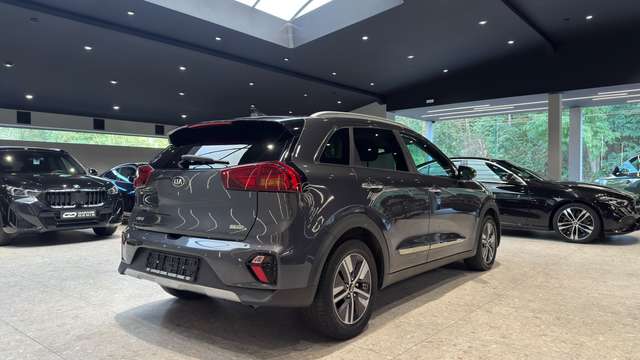 Kia Niro — photo 6
