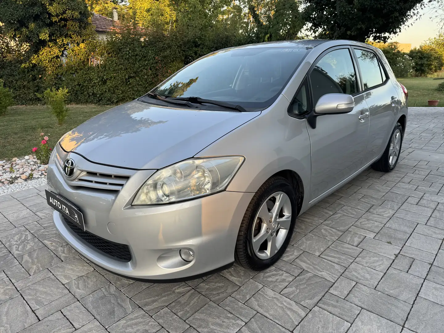 Toyota Auris Auris 5p 2.0 d-4d Sol FL OK NEOPATENTATI Grigio - 2