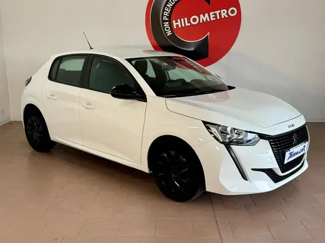 Peugeot 208 main image