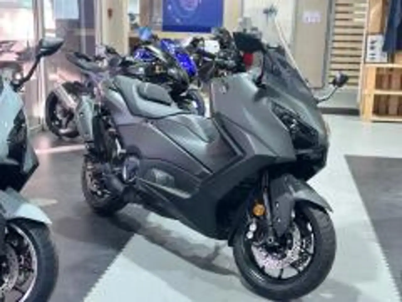 Yamaha Tmax 560
