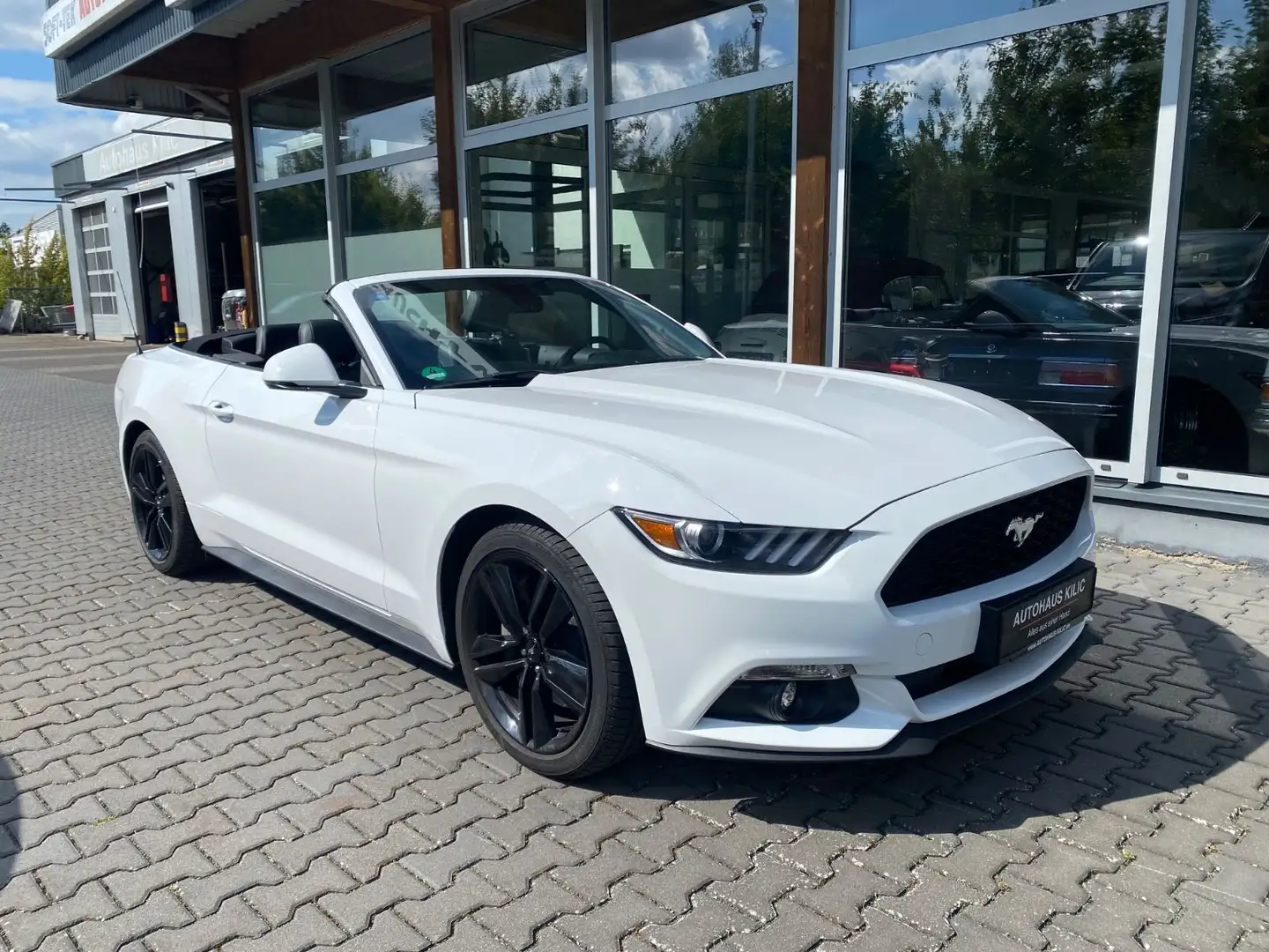 Ford Mustang Convertible BRD Unfallfrei 1 Vorbesitzer Weiß - 1