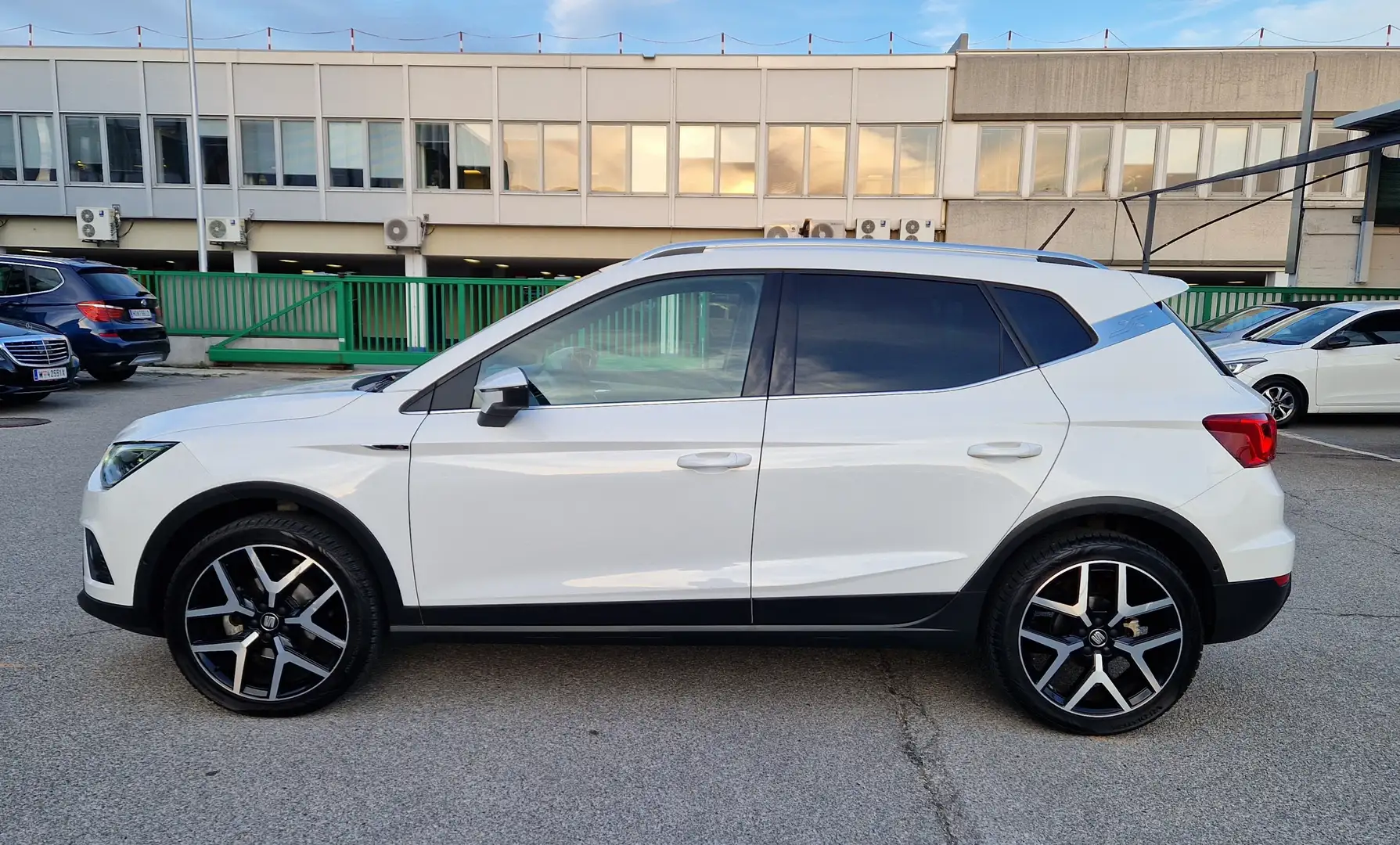 SEAT Arona 1.0 TSI FR DSG Weiß - 2