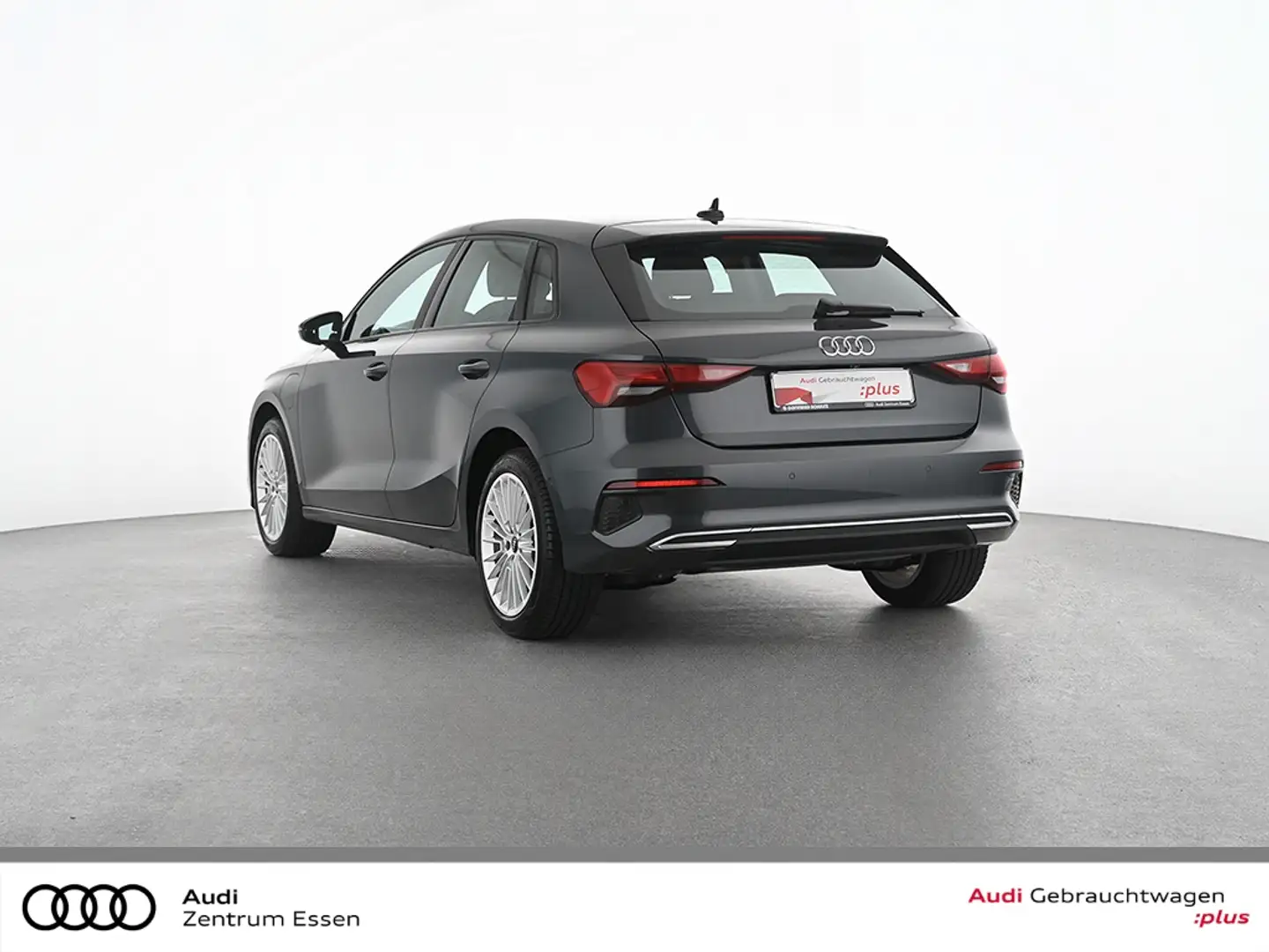 Audi A3 Sportback 40 TFSI e Advanced S-TRONIC LED PLUS   S Grau - 2