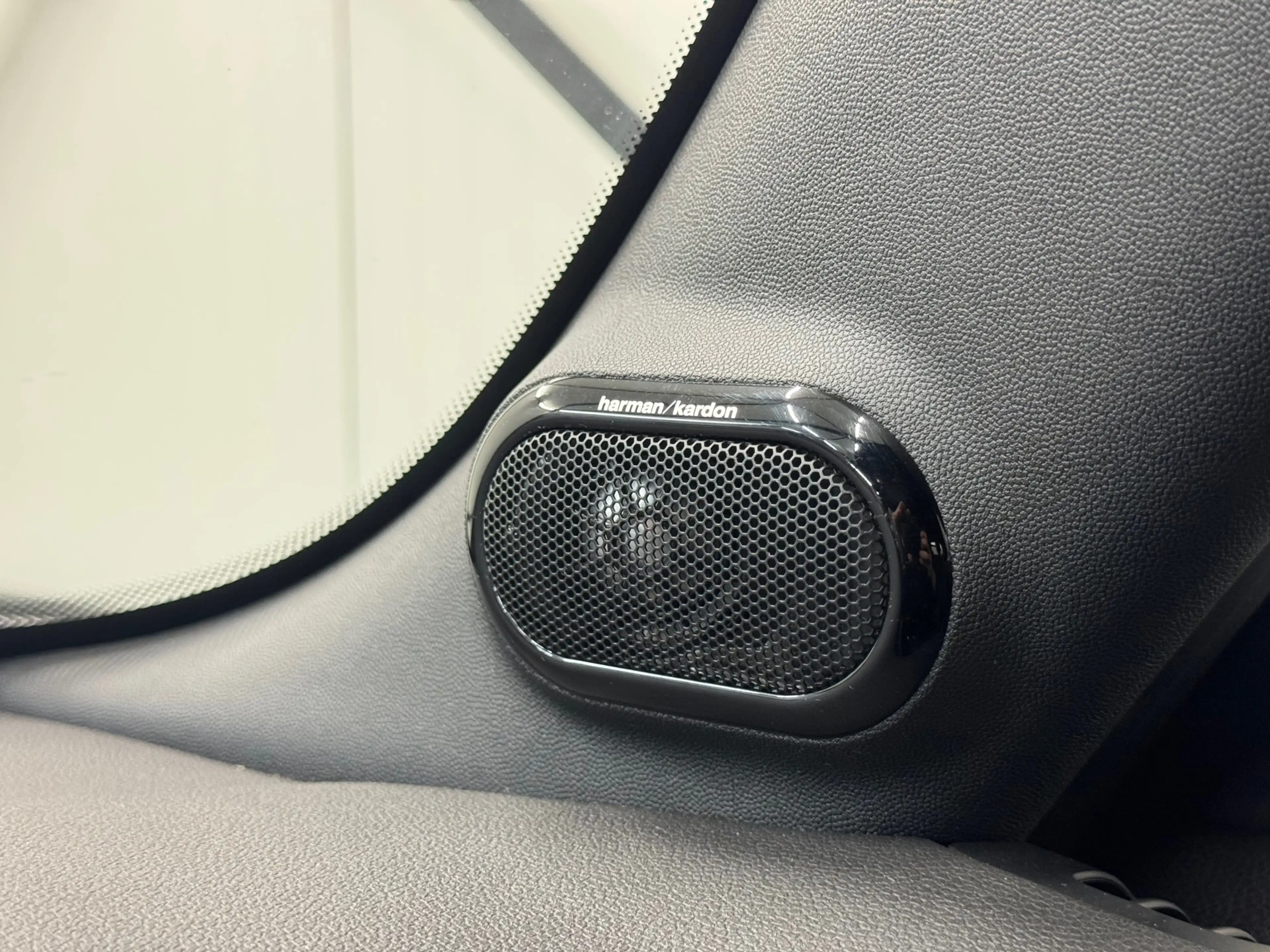 MINI Cooper S Cabrio 2.0 Chili Serious Business |Parkeersensorenr|Led|S — photo 26