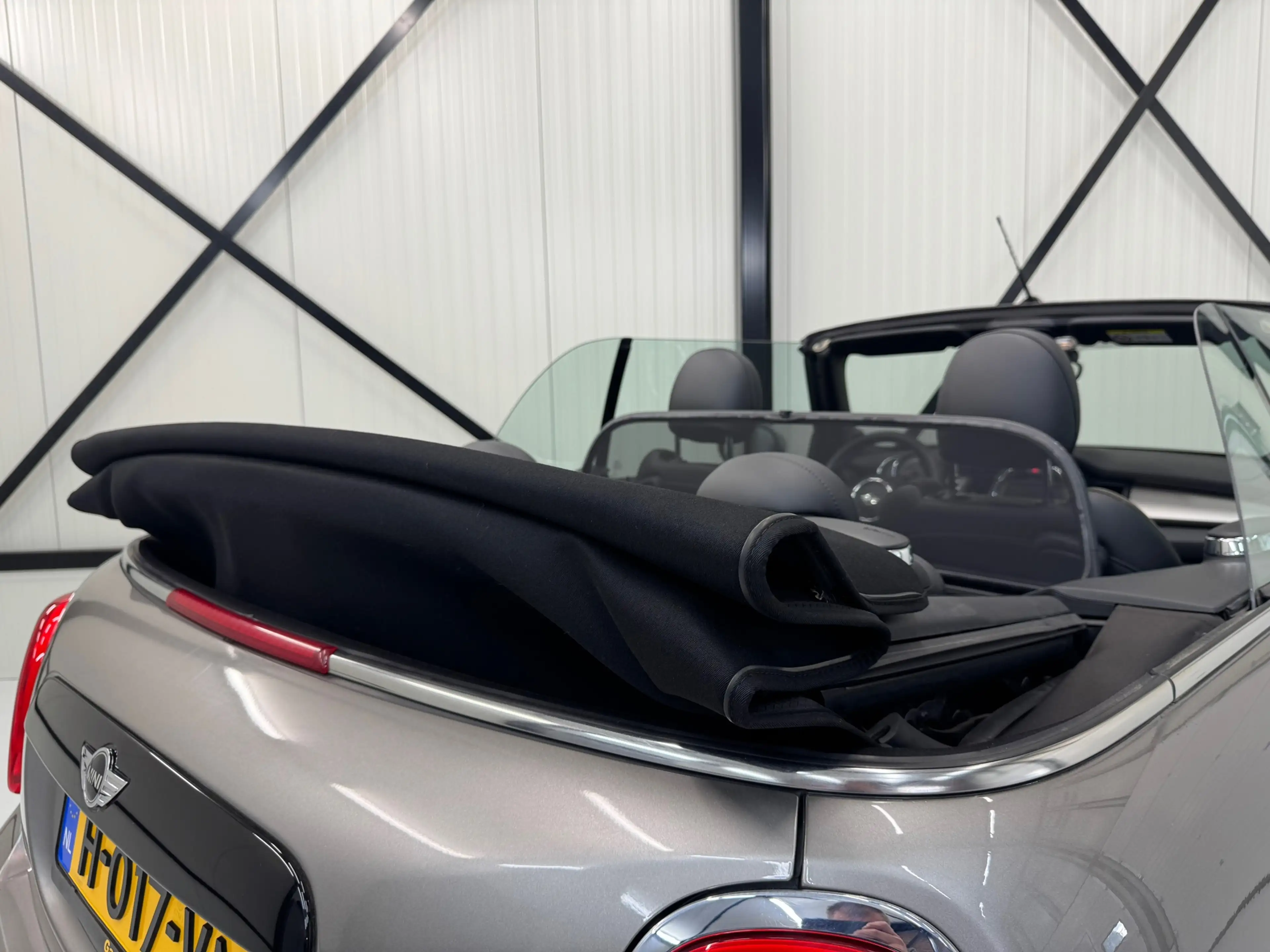 MINI Cooper S Cabrio 2.0 Chili Serious Business |Parkeersensorenr|Led|S — photo 39