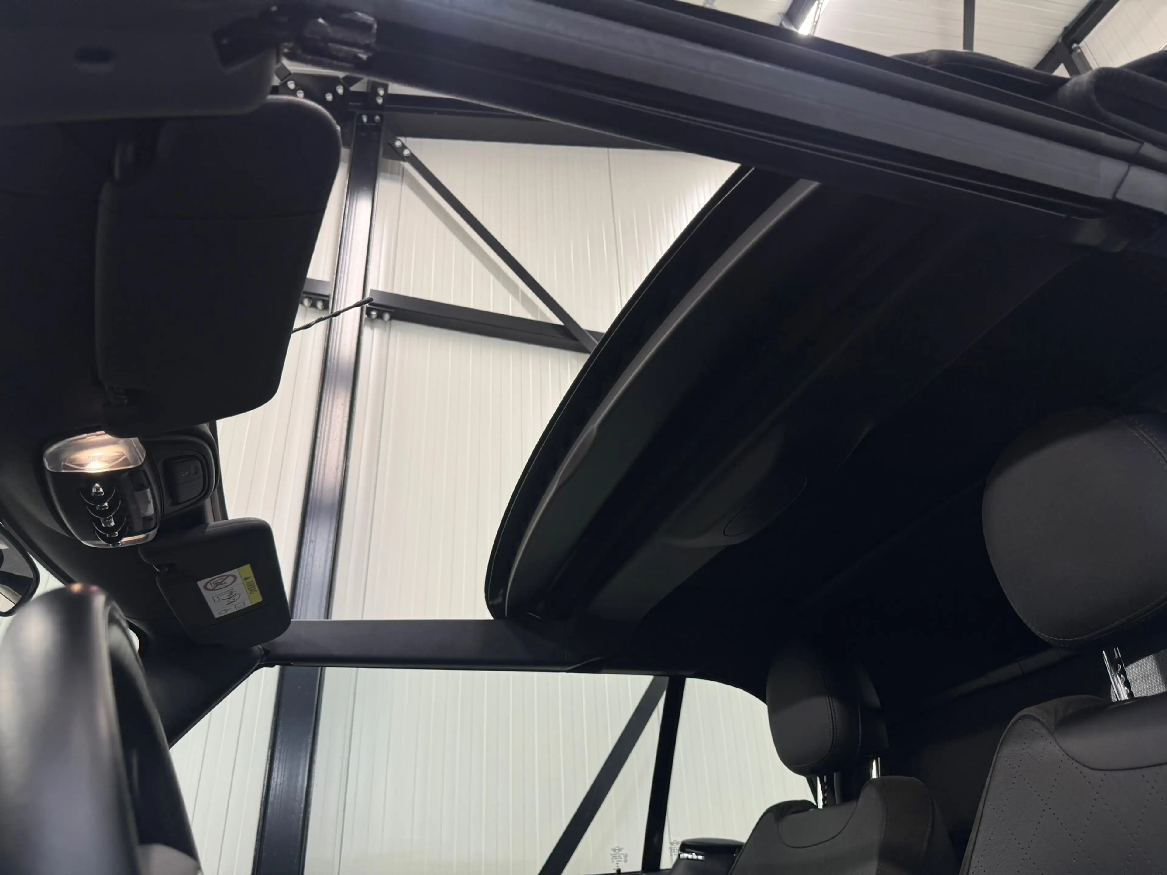 MINI Cooper S Cabrio 2.0 Chili Serious Business |Parkeersensorenr|Led|S — photo 40